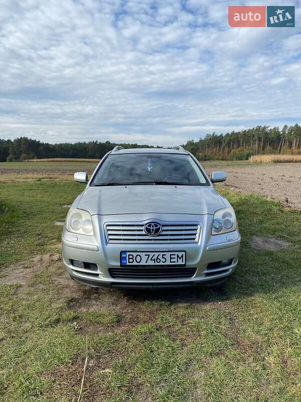 2005 toyota avensis