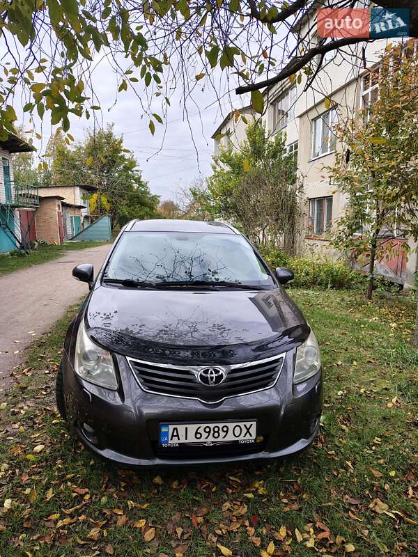 2009 toyota avensis