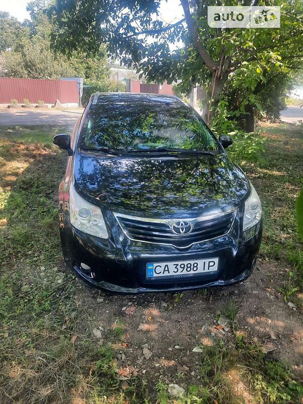 2011 toyota avensis
