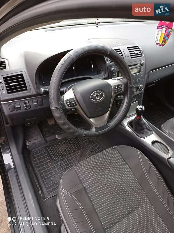 2009 toyota avensis