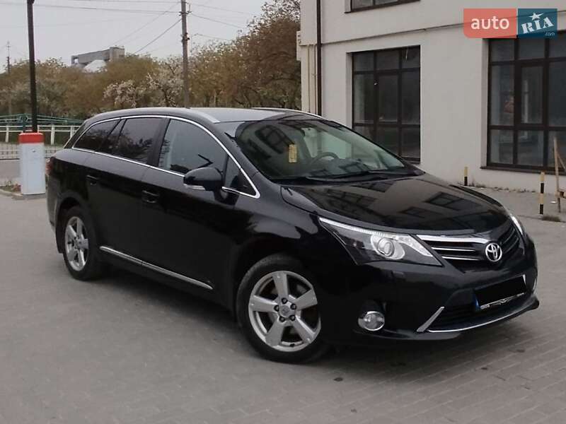 2012 toyota avensis