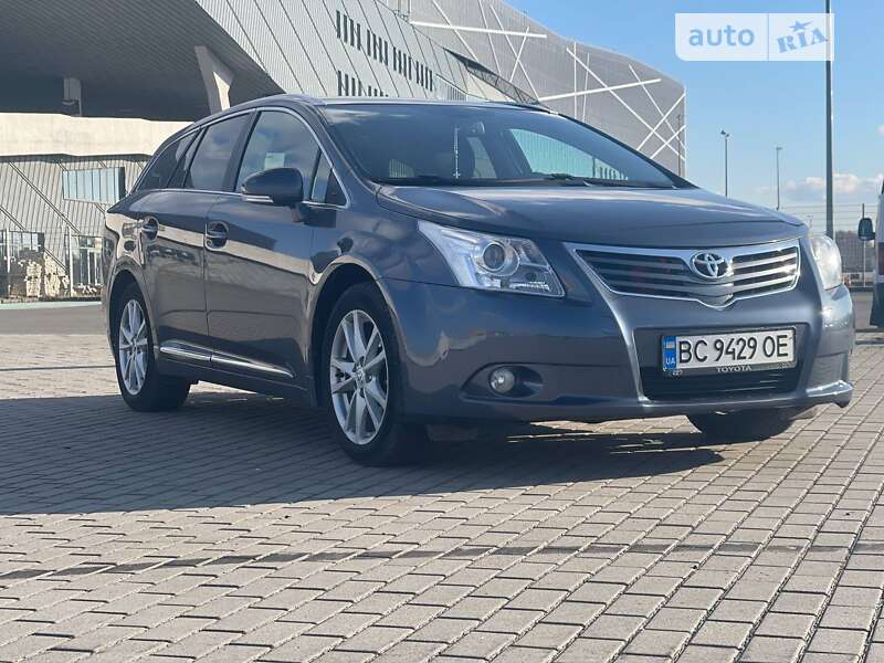 2011 toyota avensis