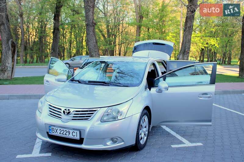 2009 toyota avensis