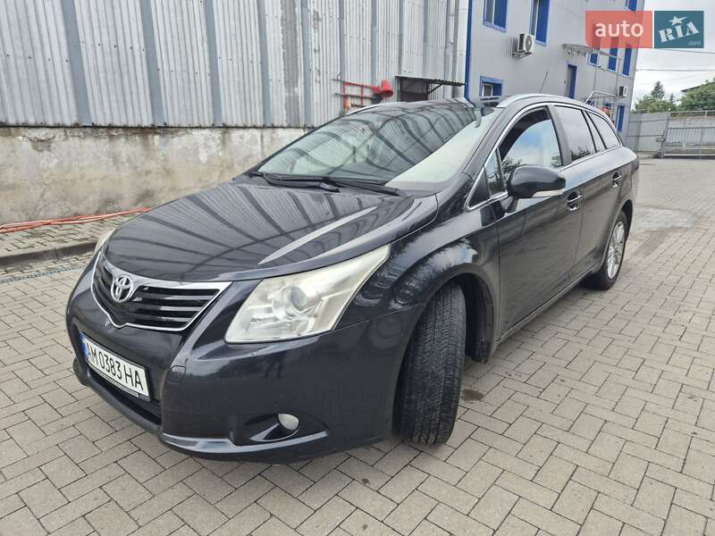2010 toyota avensis