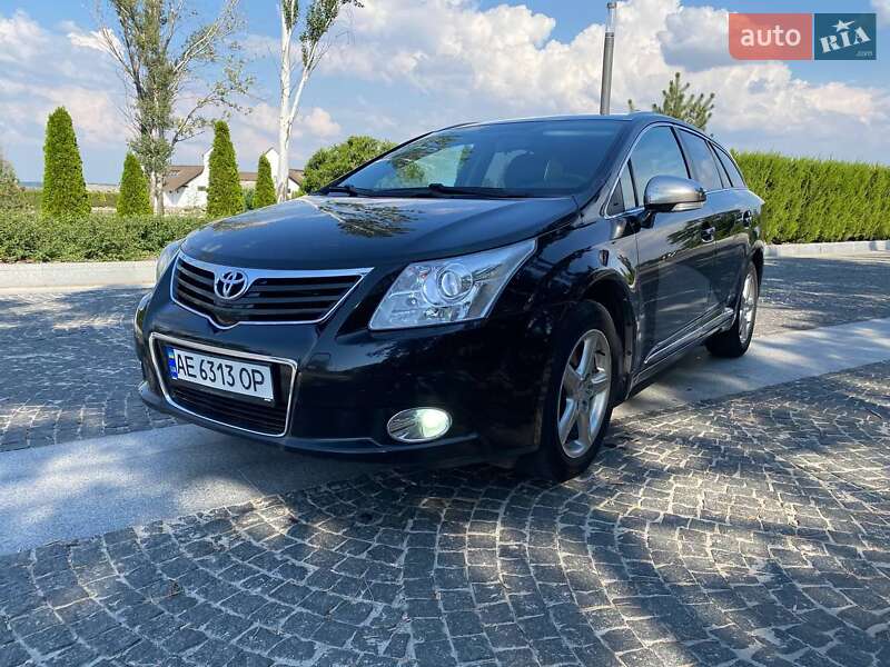 2011 toyota avensis