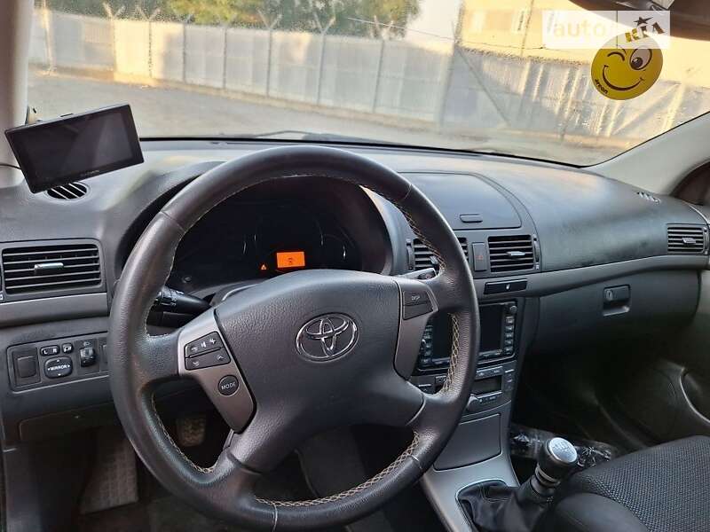 2007 toyota avensis