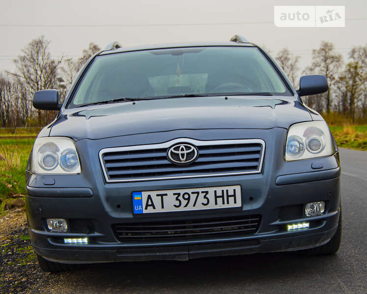 2005 toyota avensis