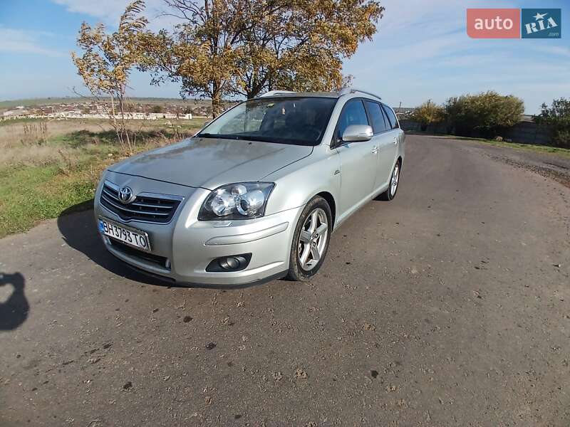 2008 toyota avensis