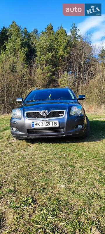 2008 toyota avensis