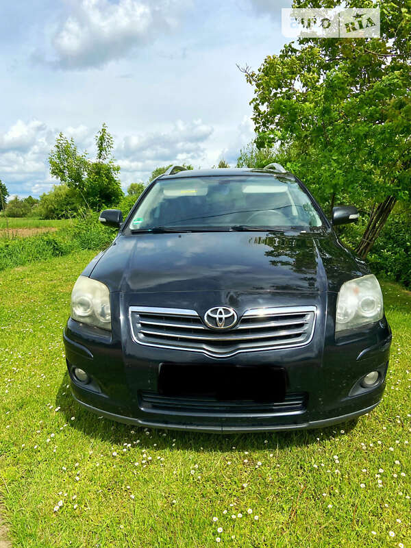 2008 toyota avensis