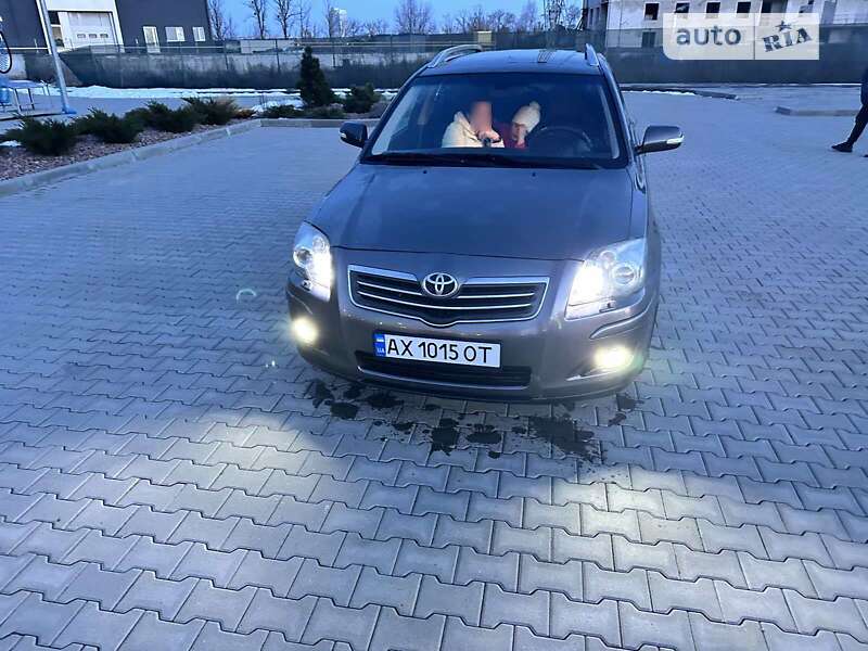 2006 toyota avensis