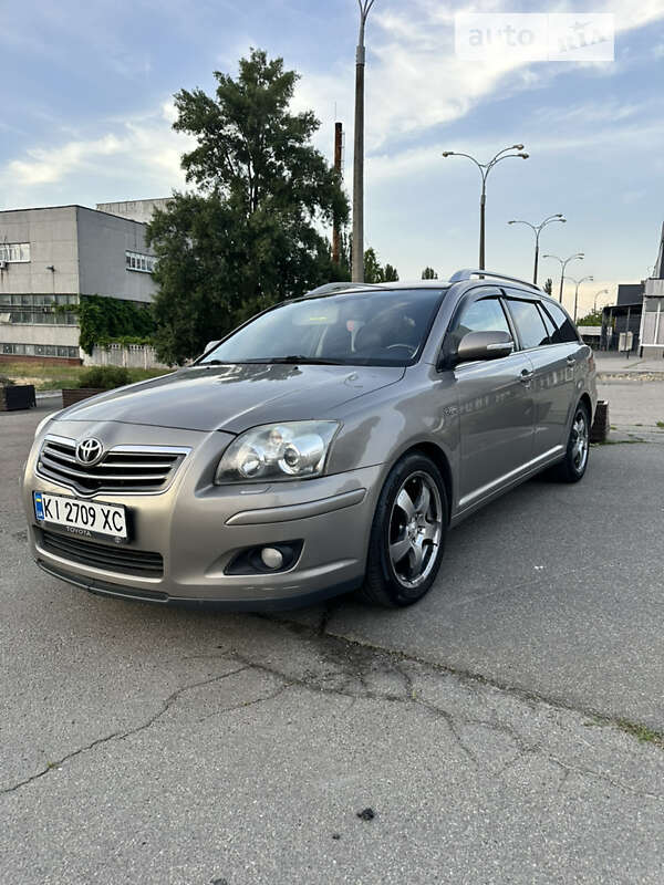 2006 toyota avensis