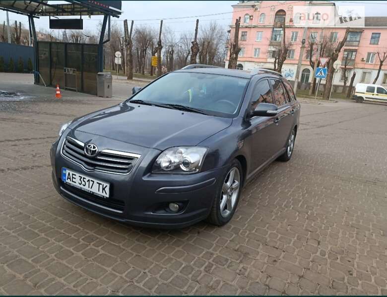 2006 toyota avensis