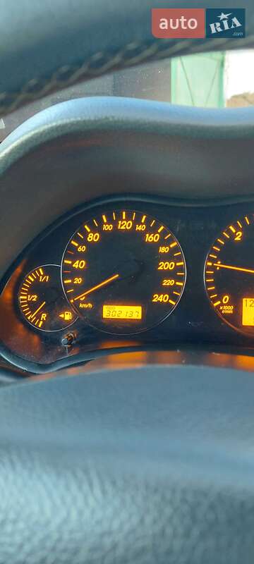 2006 toyota avensis