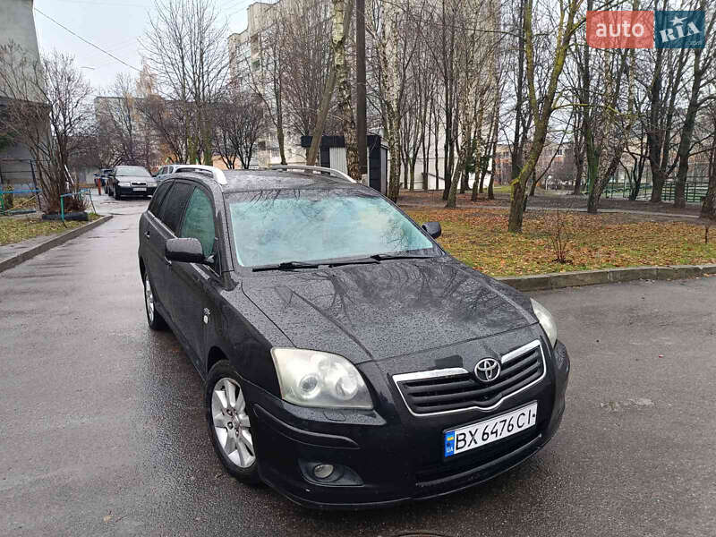 2005 toyota avensis