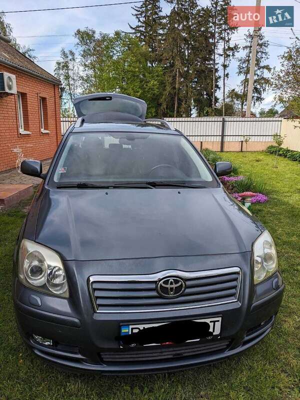 2005 toyota avensis