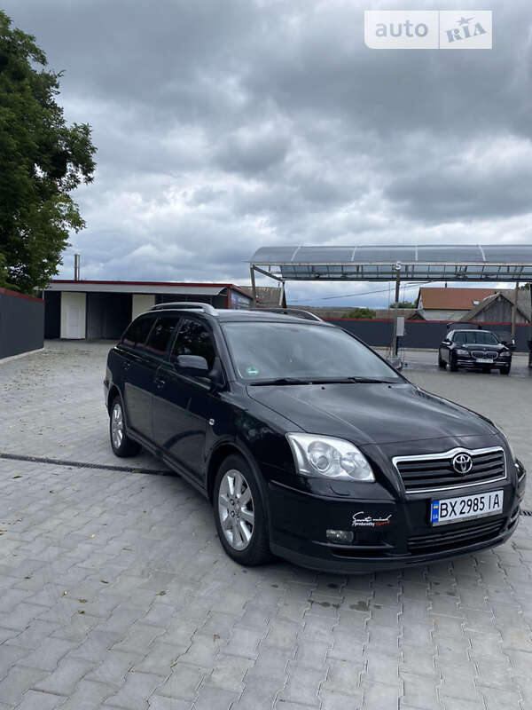 2005 toyota avensis