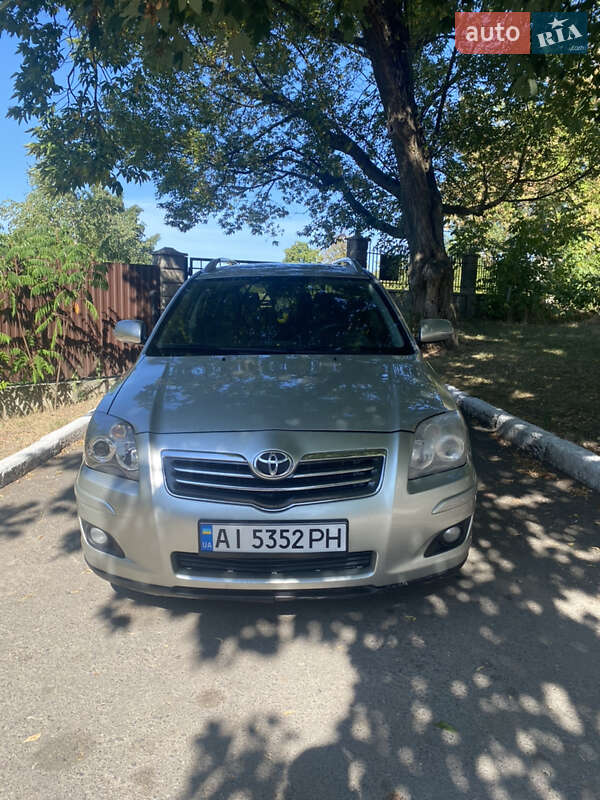 2006 toyota avensis