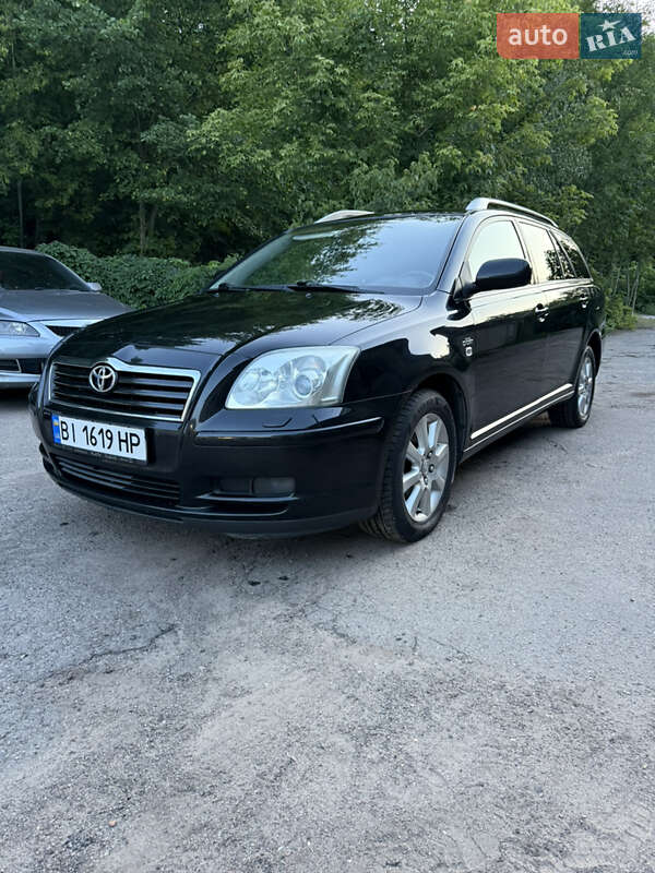 2005 toyota avensis