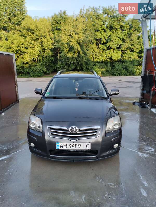 2008 toyota avensis