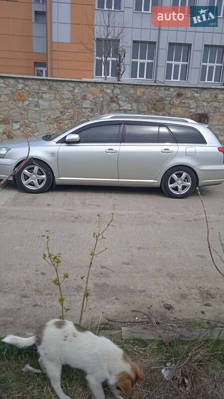 2008 toyota avensis