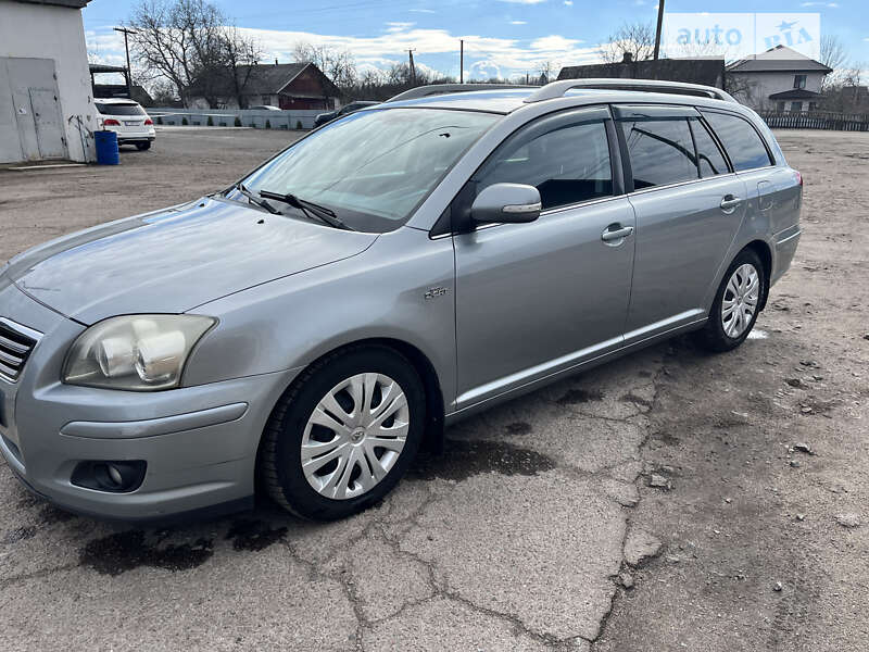 2008 toyota avensis