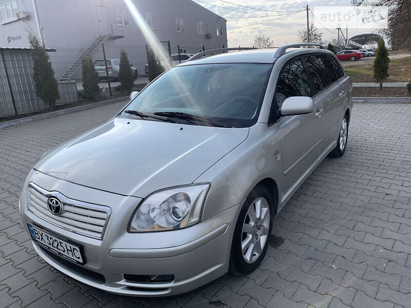 2005 toyota avensis