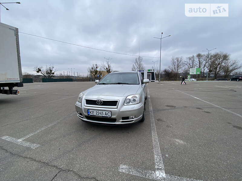 2006 toyota avensis