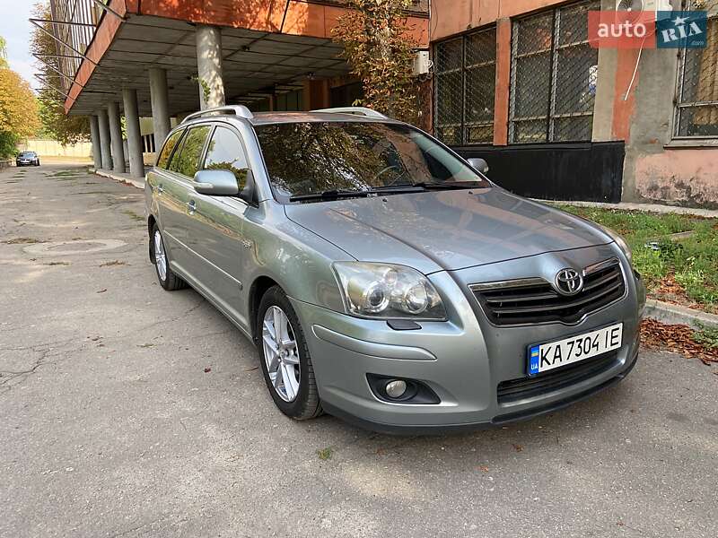 2008 toyota avensis