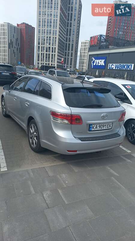 2011 toyota avensis