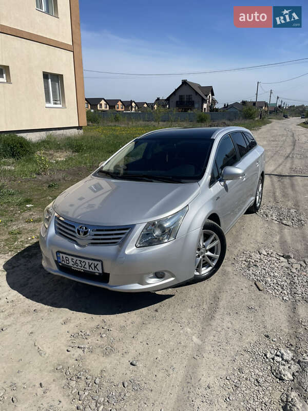 2011 toyota avensis