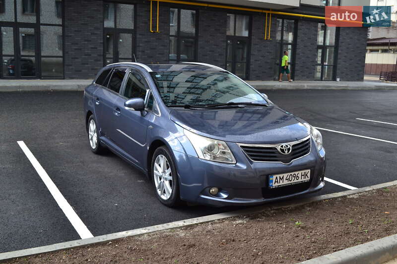 2011 toyota avensis