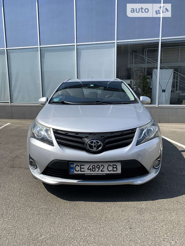 2013 toyota avensis