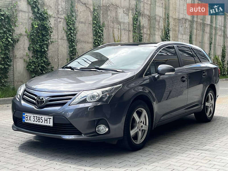 2014 toyota avensis