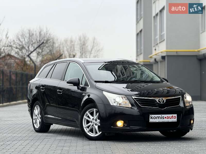 2010 toyota avensis