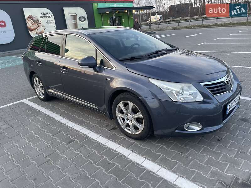 2011 toyota avensis