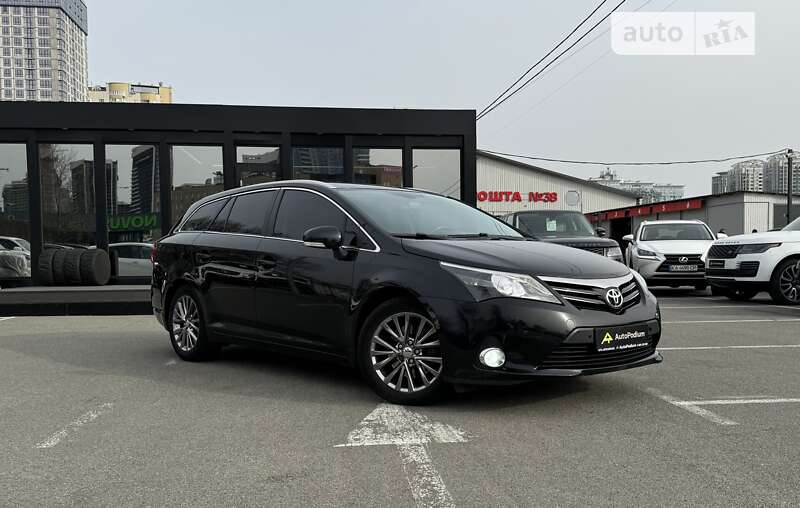 2014 toyota avensis