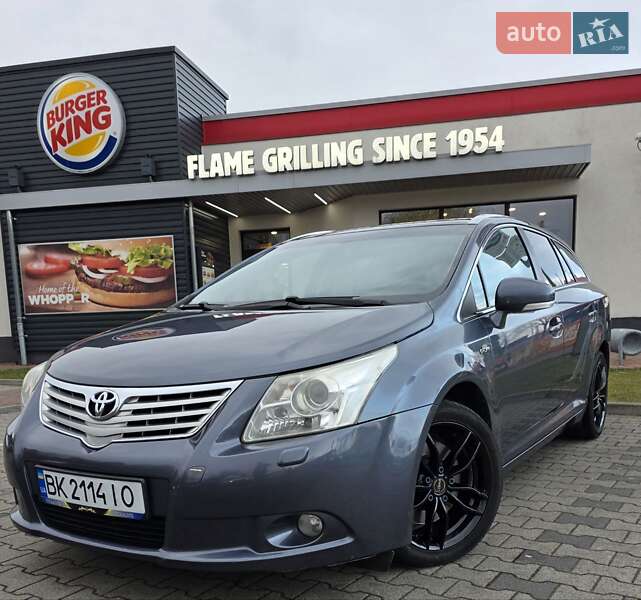 2010 toyota avensis