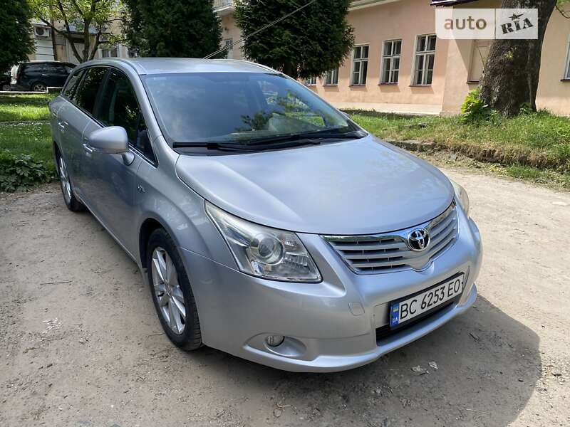 2011 toyota avensis