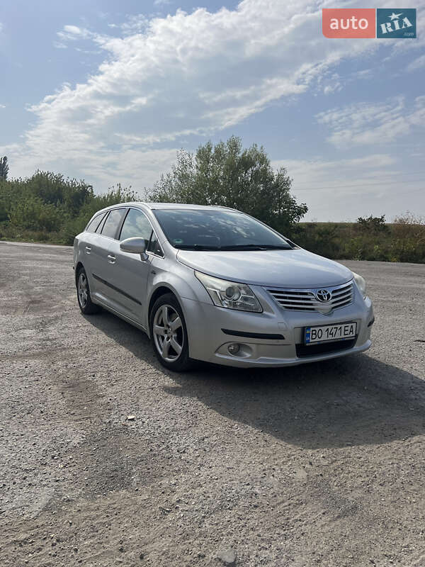 2011 toyota avensis