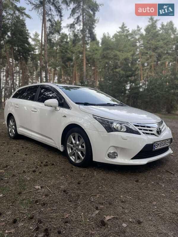 2012 toyota avensis