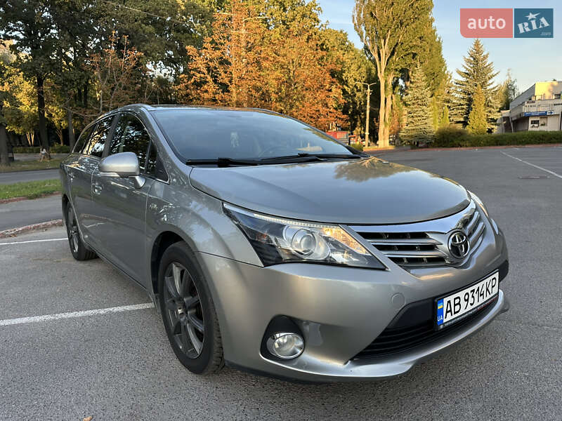 2013 toyota avensis