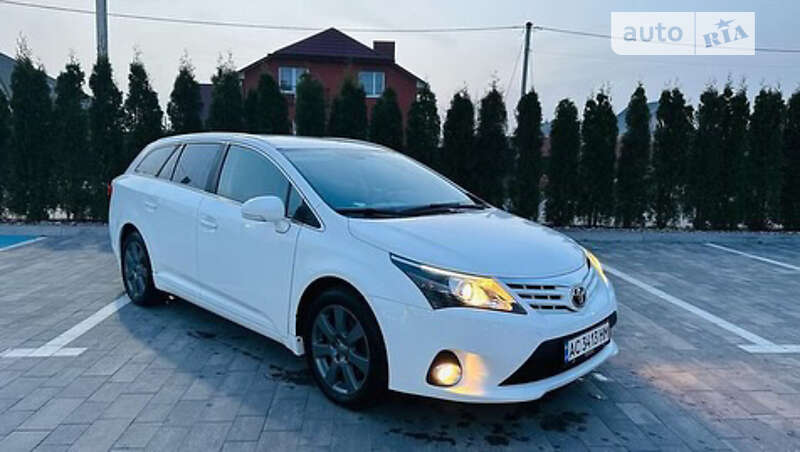 2013 toyota avensis