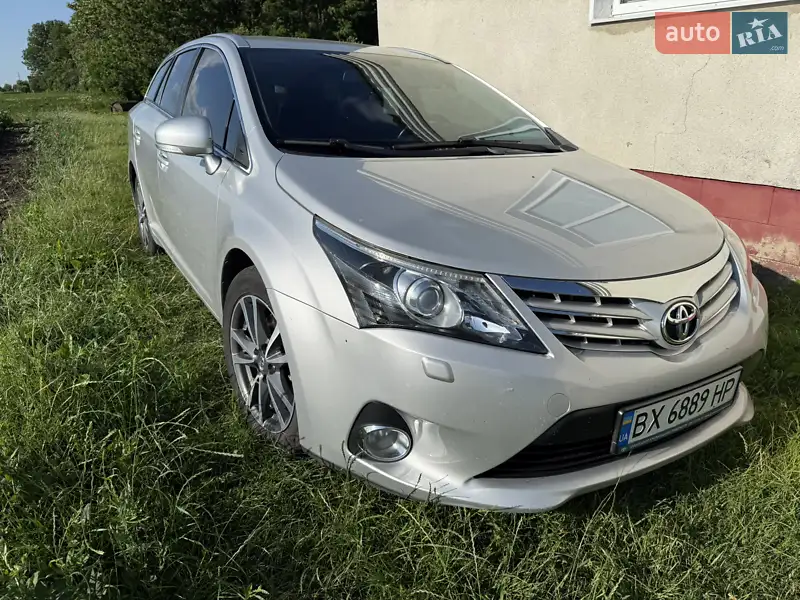 2014 toyota avensis