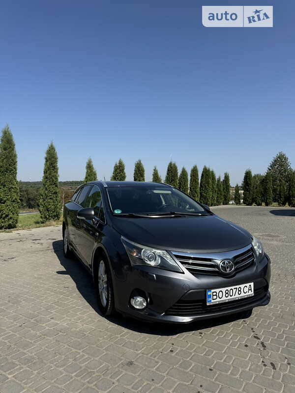2012 toyota avensis