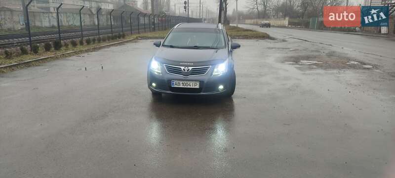 2008 toyota avensis