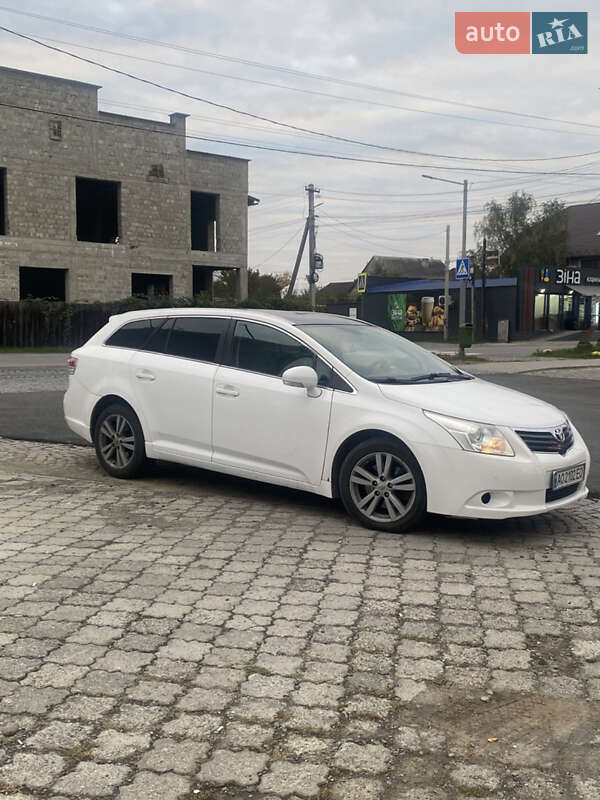 2009 toyota avensis