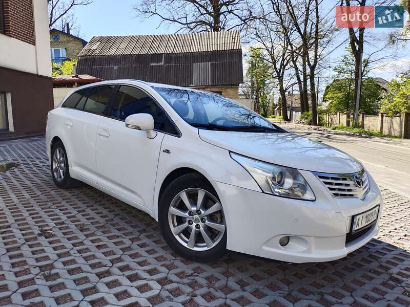 2009 toyota avensis