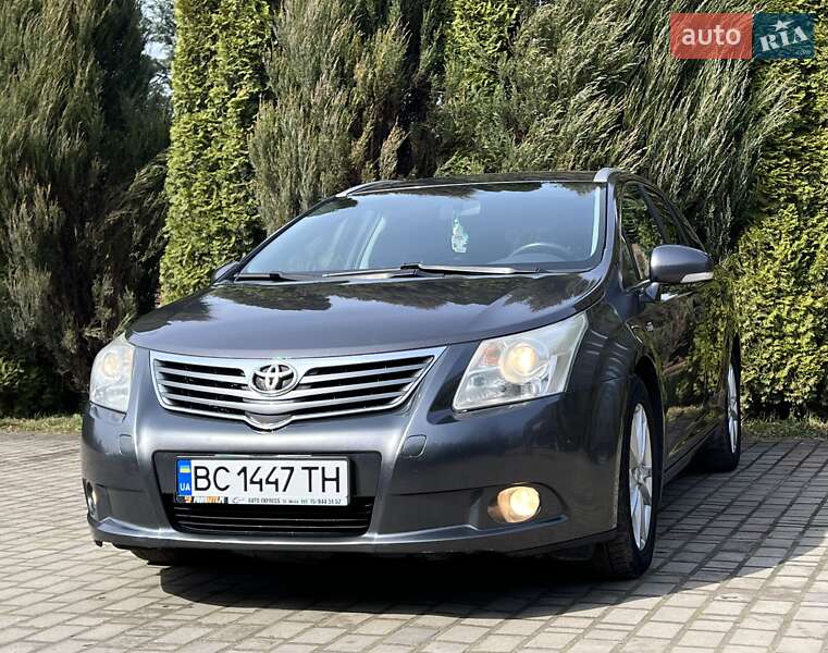 2010 toyota avensis