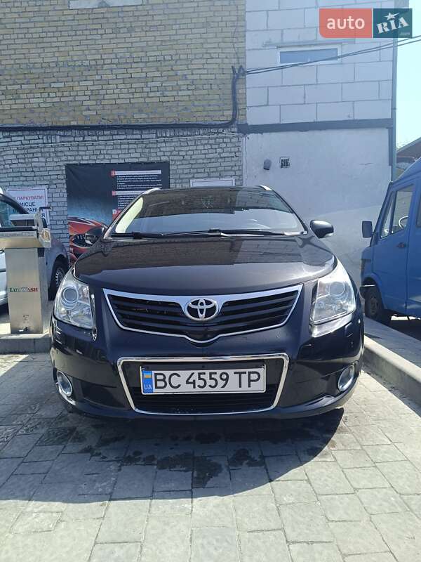 2011 toyota avensis